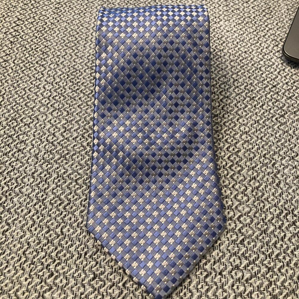Van Heusen Blue Checkered Silk Tie 57/3.5